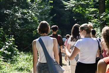 Wanderung über den Hauenstein zur Kanti - der letzte Aufstieg des Schuljahres.