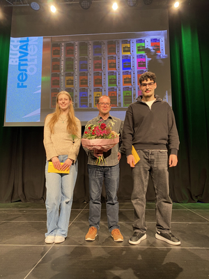 Die Gewinner-/innen Anja Bucher (Kanti Olten), Marc Späni (Öffentlichkeit) und Valerion Zymeris (BBZ Olten). 